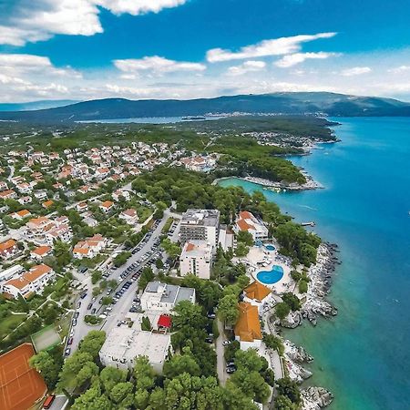 1 Bedroom Beautiful Apartment In Vrh Exterior foto