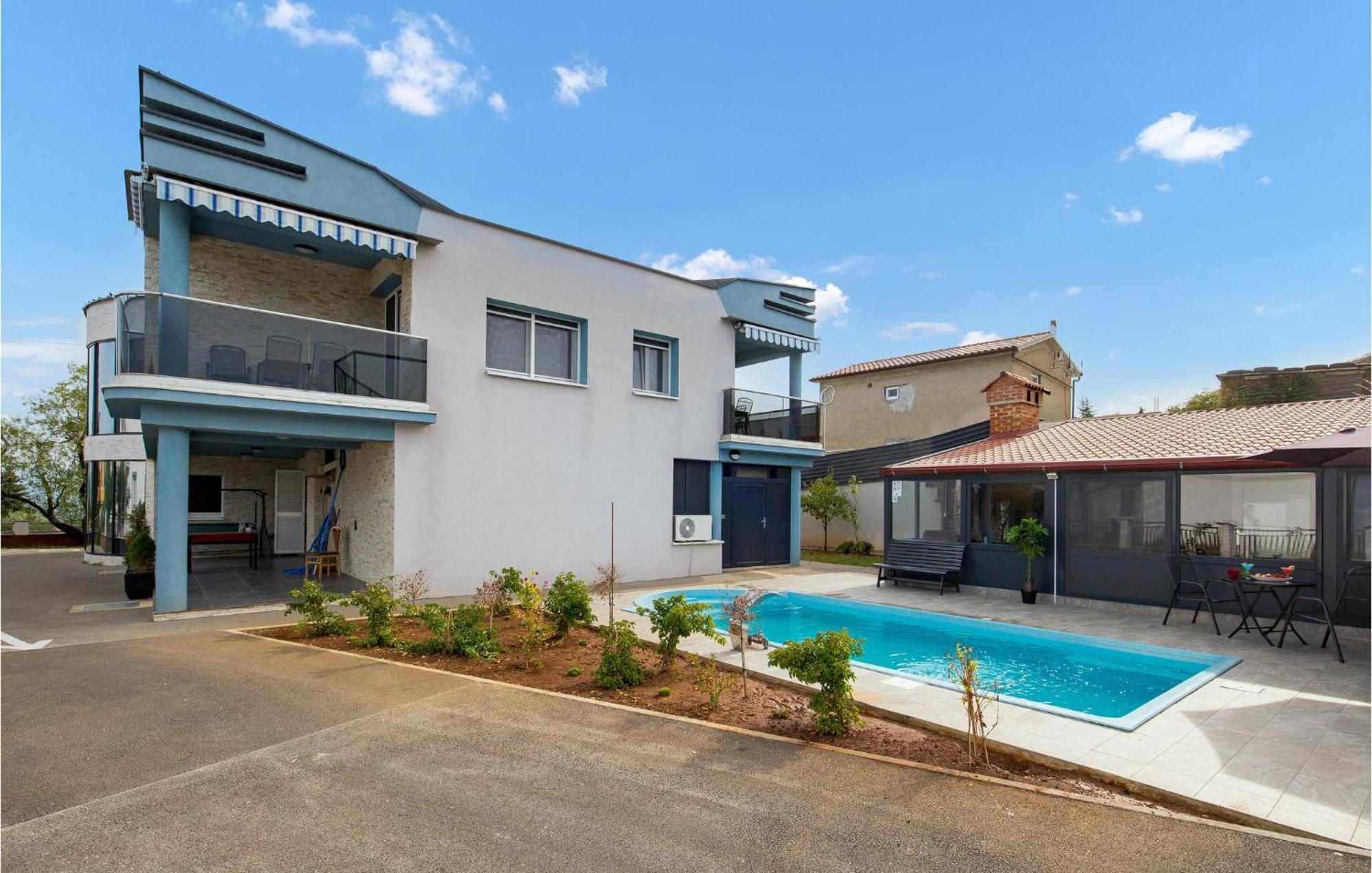 1 Bedroom Beautiful Apartment In Vrh Exterior foto